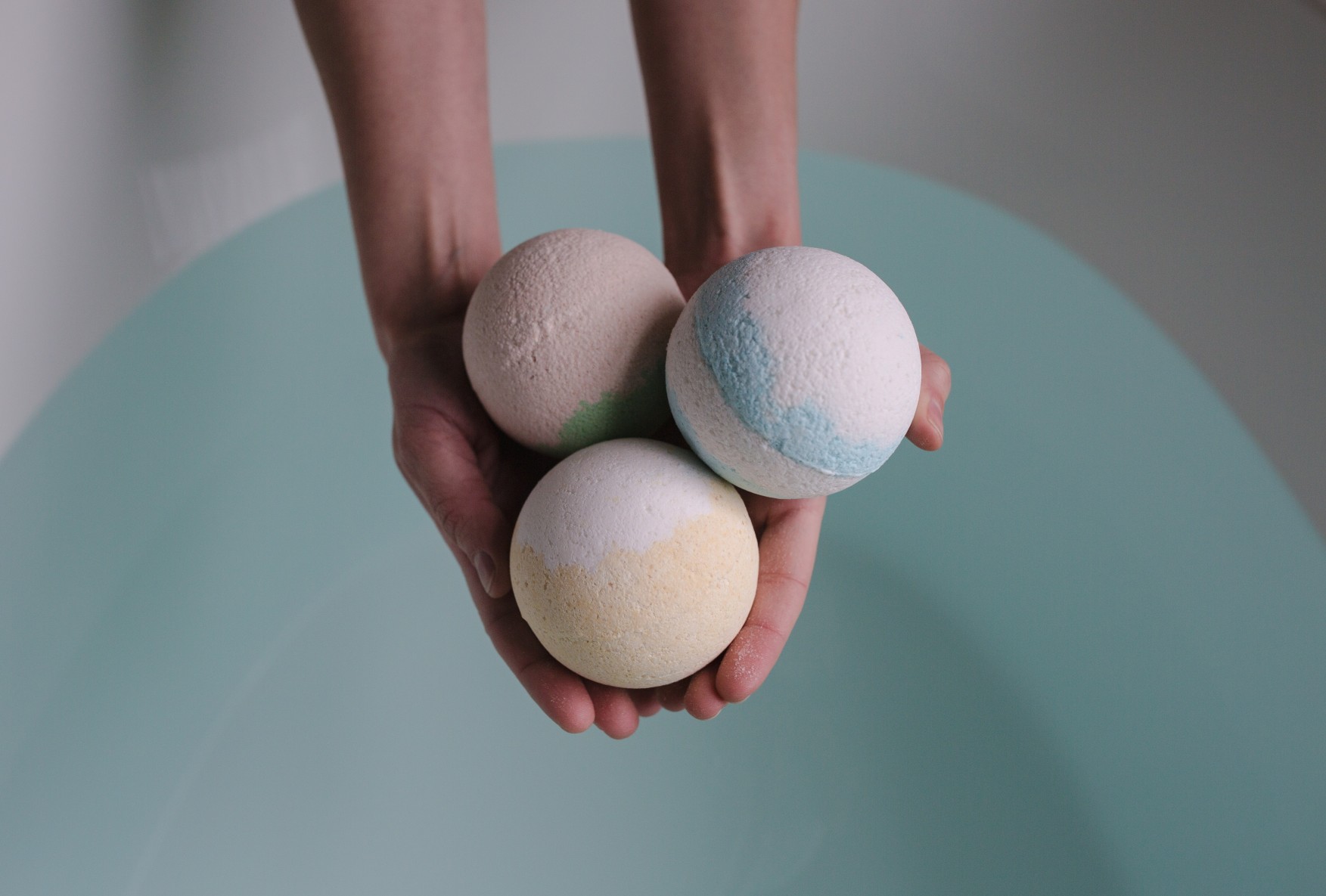 How to Make Your Own Bath Bombs