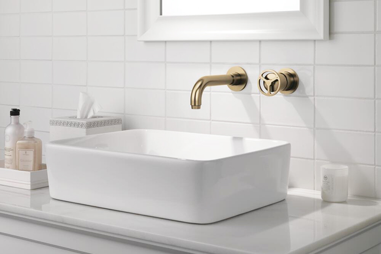 IL Trinsic Wall Mount