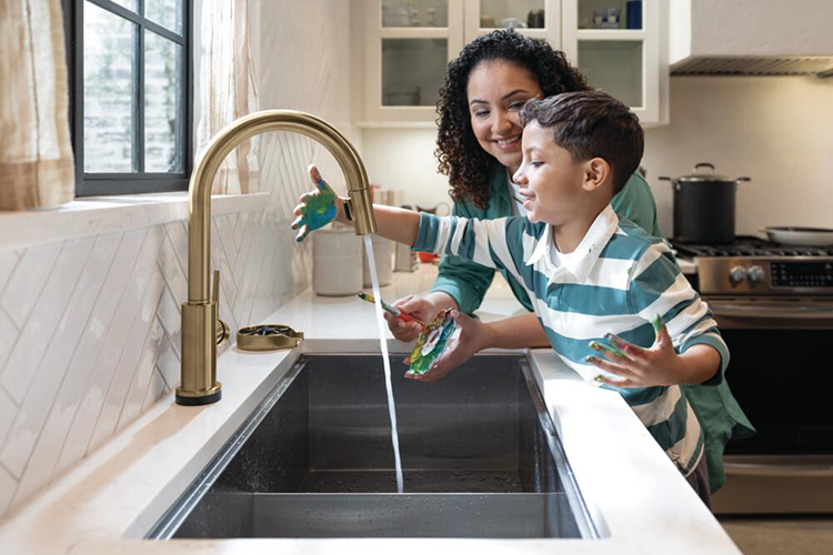 8 Reasons You'll Love a Touchless Kitchen Faucet