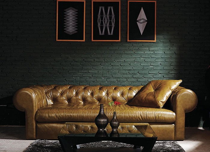 Embracing the Dark Academia Decor Aesthetic