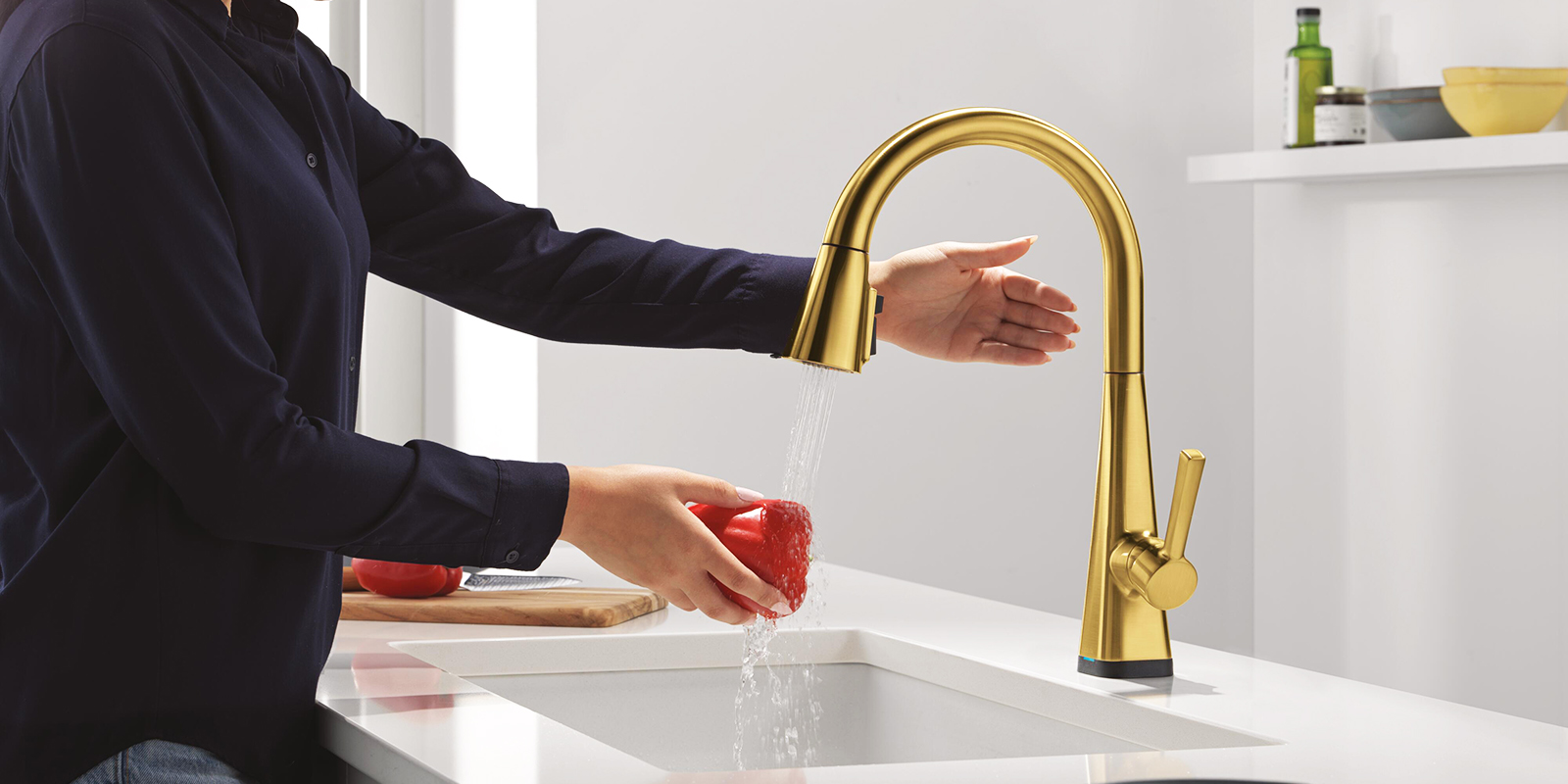 Lenta Kitchen Faucet with Touchless Technology - Brushed Gold
