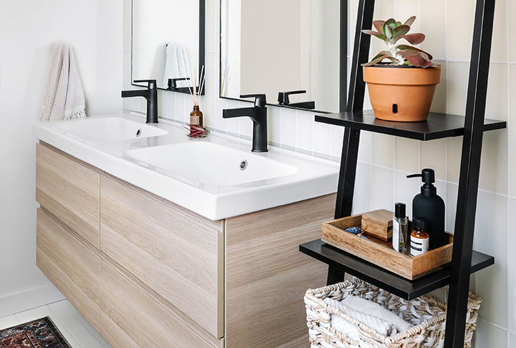 DeltaEffortlessChicMasterBath_05