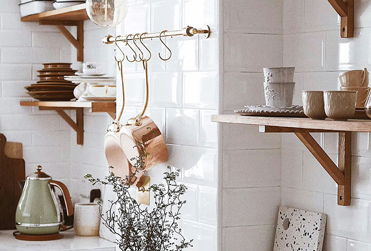 IL_7WaysToMaximizeWastedSpaceKitchen