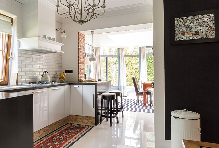 Summer Décor: Bright Area Rugs