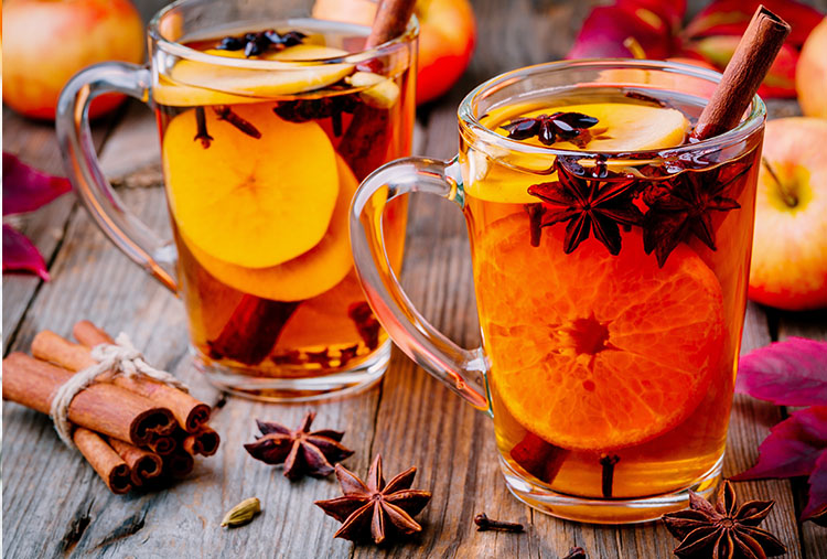 Thanksgiving Cocktails & Warm Drinks