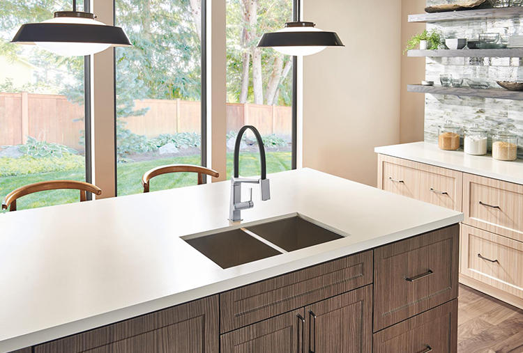 Single Handle Contemporary Faucet